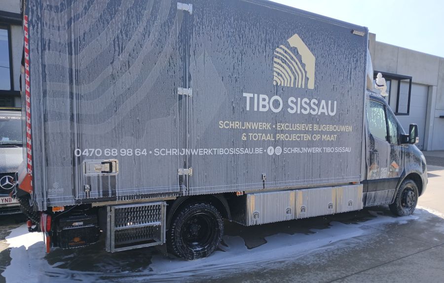 Exterieur vrachtwagen meubelbak VB Shine